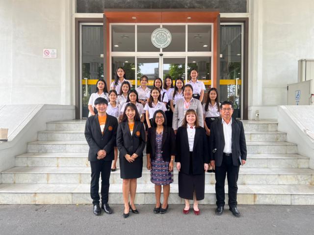 1. อาจารย์และนักศึกษา ชั้นปีที่ 2-3 โปรแกรมวิชาบรรณารักษศาสตร์และสารสนเทศศึกษา คณะมนุษยศาสตร์และสังคมศาสตร์ มหาวิทยาลัยราชภัฏกำแพงเพชร จำนวน 16 คน วันที่ 9 มีนาคม 2566  ได้เข้าร่วมศึกษาดูงาน  ณ หอสมุดแห่งชาติและสำนักหอจดหมายเหตุแห่งชาติ