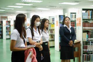 2. โปรแกรมวิชาบรรณารักษศาสตร์และสารสนเทศศึกษา นำนักศึกษาและอาจารย์ศึกษาดูงานและแลกเปลี่ยนเรียนรู้ทางวิชาชีพที่สำนักหอสมุด มหาวิทยาลัยนเรศวร  สำนักวิทยบริการและเทคโนโลยีสารสนเทศ มหาวิทยาลัยราชภัฏพิบูลสงคราม วันที่ 24-25 กรกฎาคม 2566